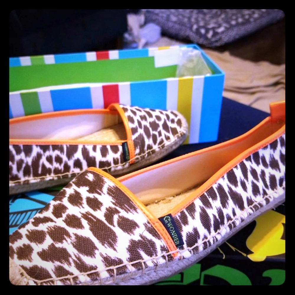 C Wonder animal print flats new
